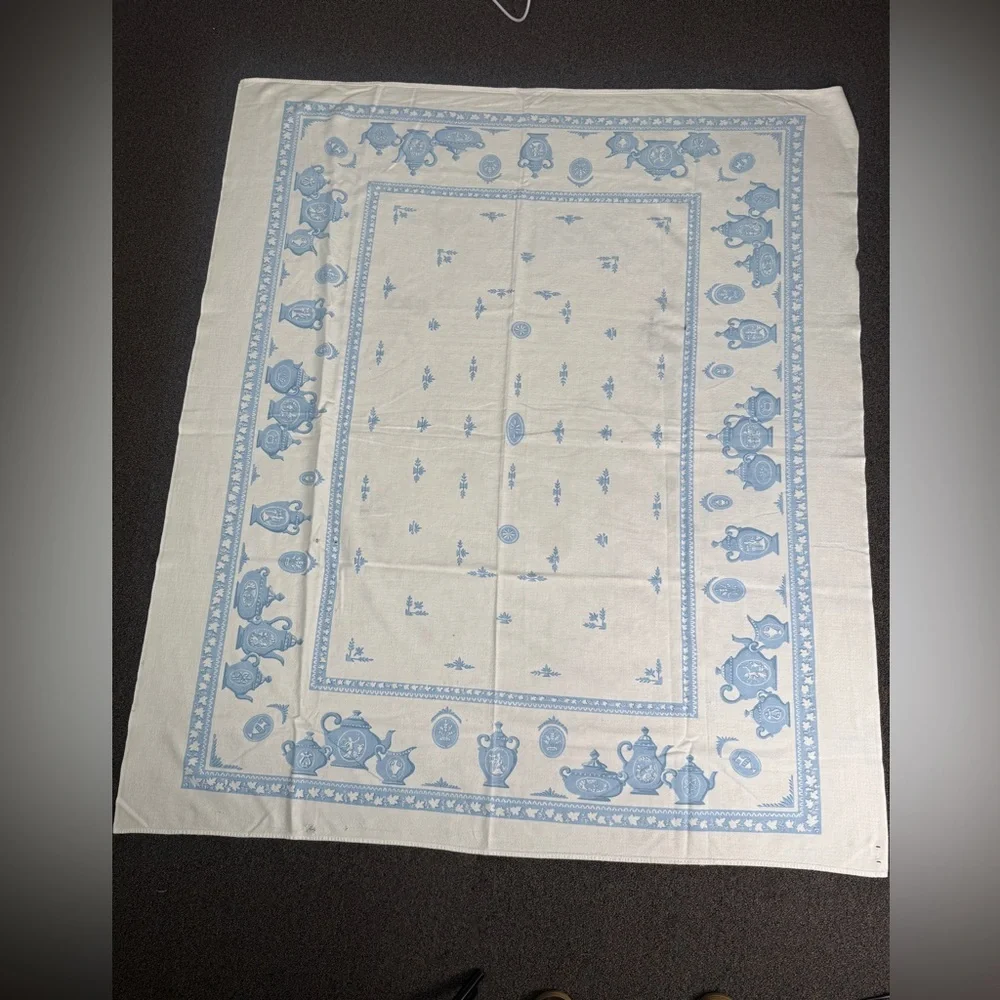unbranded this tablecloth